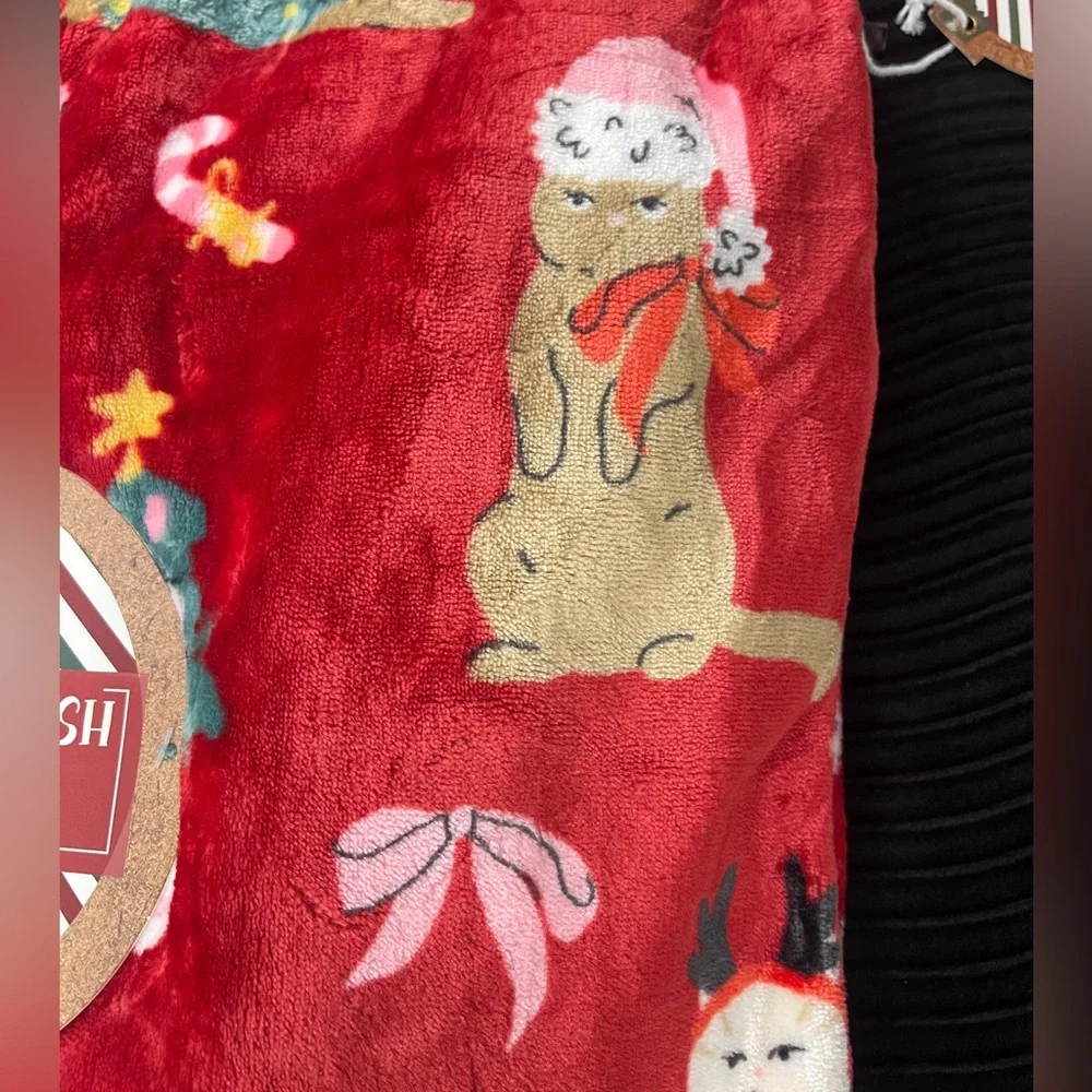 Christmas Cats in Holiday Outfits Red Cats Plush Throw blanket 60”x70” NWT